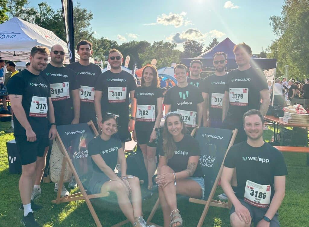Gruppenbild von Team weclapp auf dem WVV Firmenlauf in Würzburg